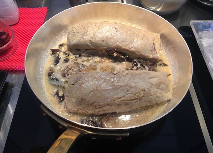 Nel pentolame di rame, i brasati sono una delle preparazioni più riuscite, come questo filetto di maiale.