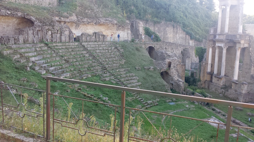 Il teatro romano di Volterra, in Toscana.